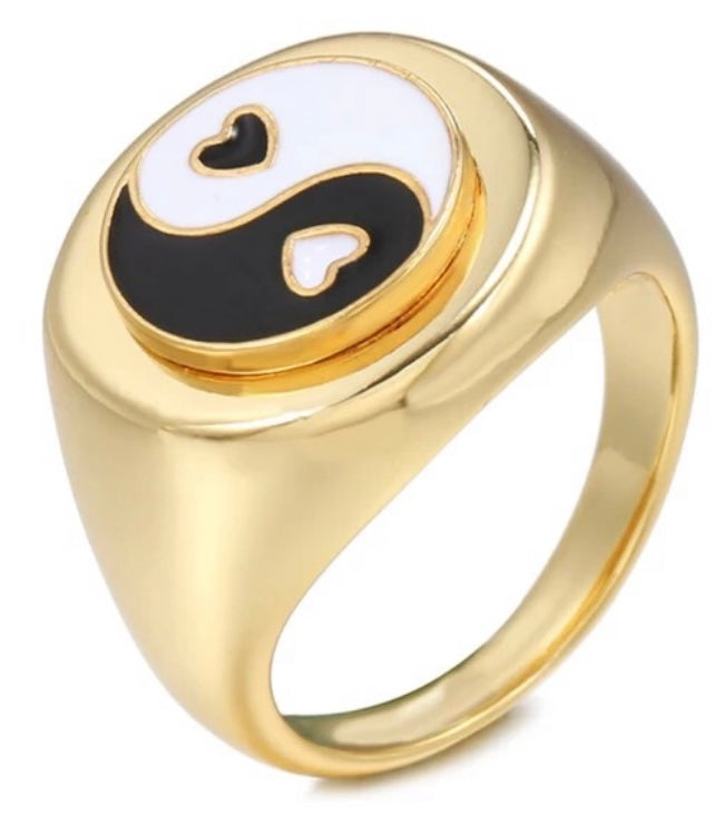 
            
                Load image into Gallery viewer, Ying Yang Ring
            
        