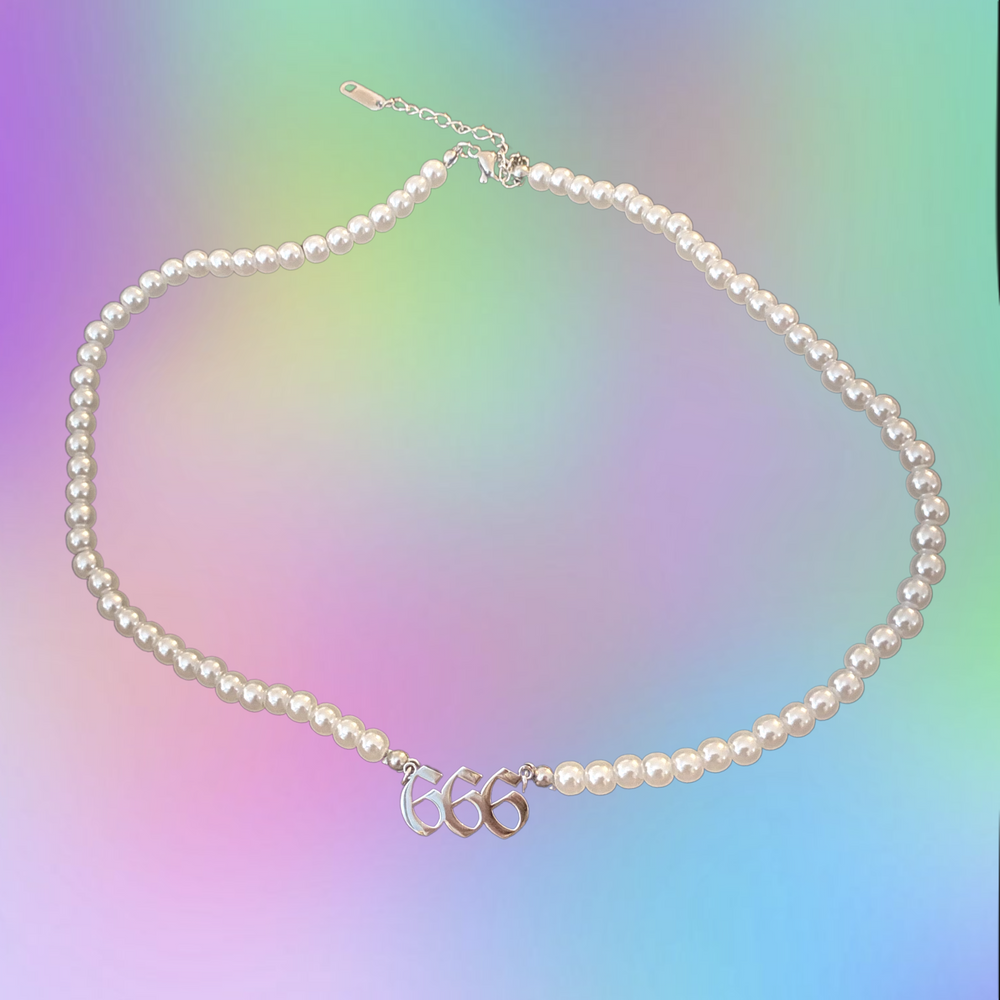 666 Pearl Choker